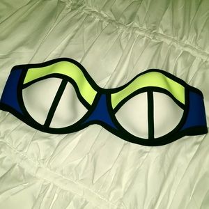 Triangl like bathing suit top